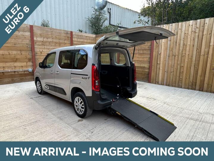 Citroen BERLINGO 1.2 PureTech Feel M EAT Euro 6 (s/s) 5dr