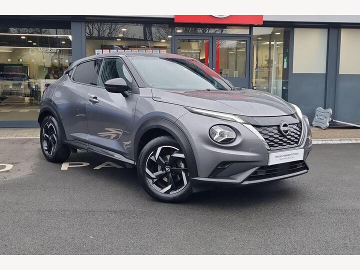 Nissan Juke 1.6 N-Connecta Auto Euro 6 5dr Nissan Juke 1.6 N-Connecta Auto Euro 6 5dr