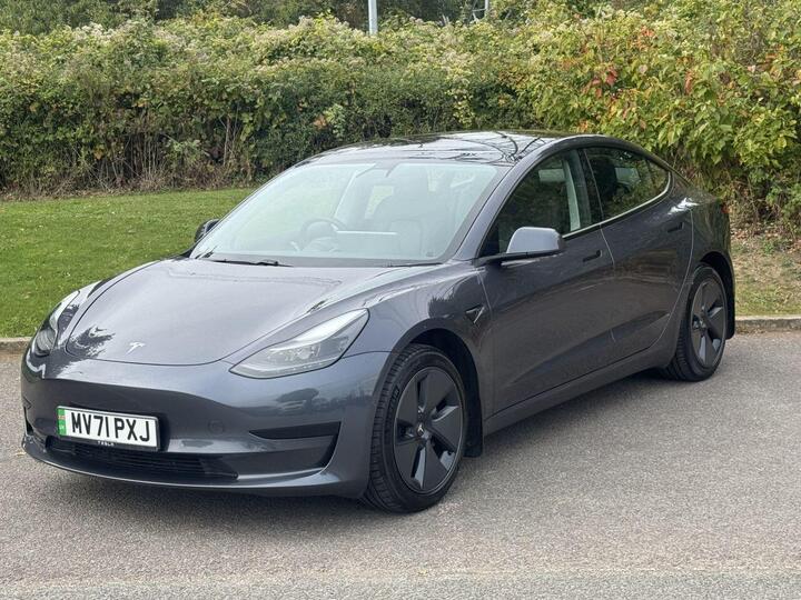 Tesla Model 3 Standard Range Plus Auto RWD 4dr