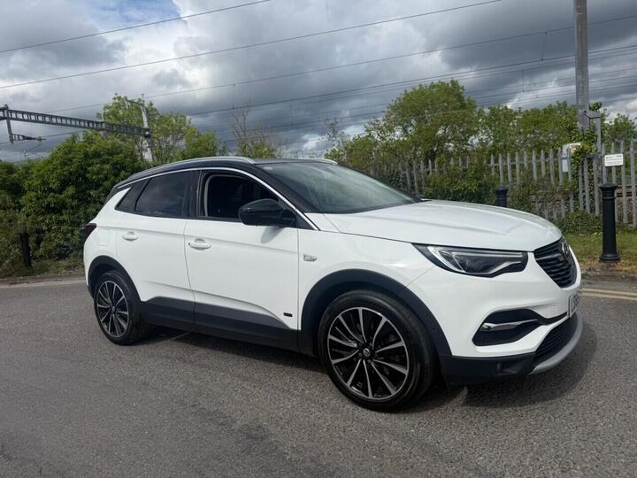 Vauxhall GRANDLAND X 1.6 13.2kWh Ultimate Nav Auto 4WD Euro 6 (s/s) 5dr Hybrid4