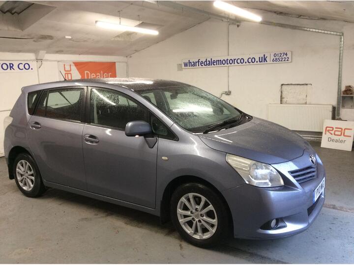 Toyota Verso 2.0 D-4D TR Euro 4 5dr Toyota Verso 2.0 D-4D TR Euro 4 5dr