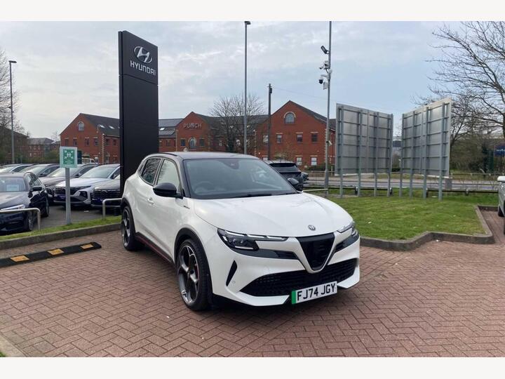 Alfa Romeo Junior 54kWh Elettrica Veloce Auto 5dr