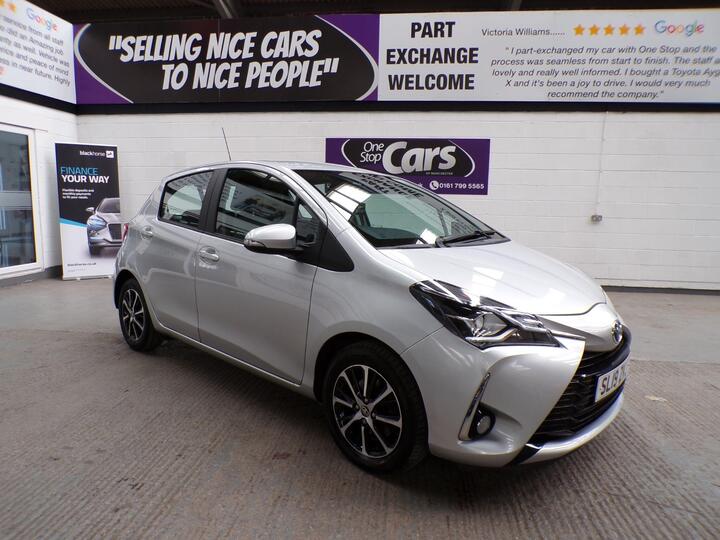 Toyota Yaris 1.5 VVT-h Icon Tech E-CVT Euro 6 (s/s) 5dr