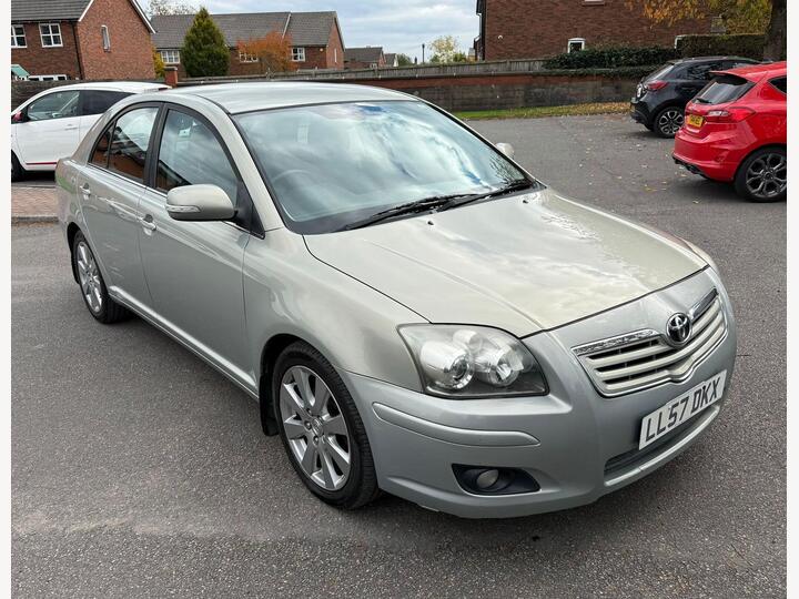 Toyota Avensis 2.2 D-4D TR 5dr Toyota Avensis 2.2 D-4D TR 5dr