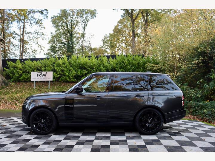 Land Rover Range Rover 2.0 P400e 13.1kWh Vogue Auto 4WD Euro 6 (s/s) 5dr Land Rover Range Rover 2.0 P400e 13.1kWh Vogue Auto 4WD Euro 6 (s/s) 5dr