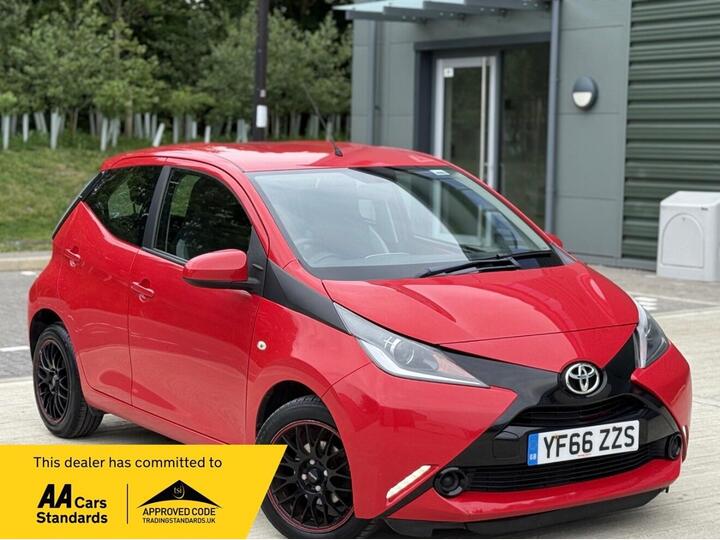 Toyota AYGO 1.0 VVT-i X-play X-shift Euro 5 5dr Euro 5