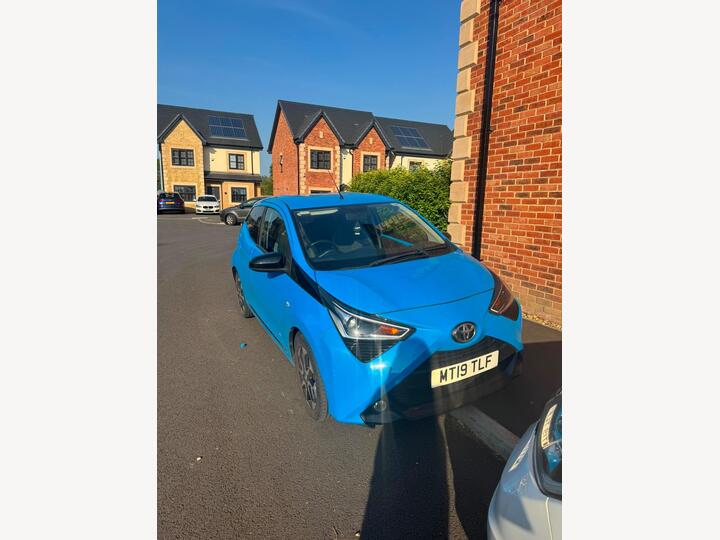Toyota AYGO 1.0 VVT-i X-trend Funroof X-shift Euro 6 5dr