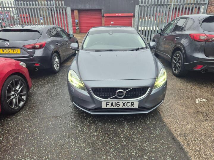 Volvo V40 2.0 D2 Momentum Euro 6 (s/s) 5dr