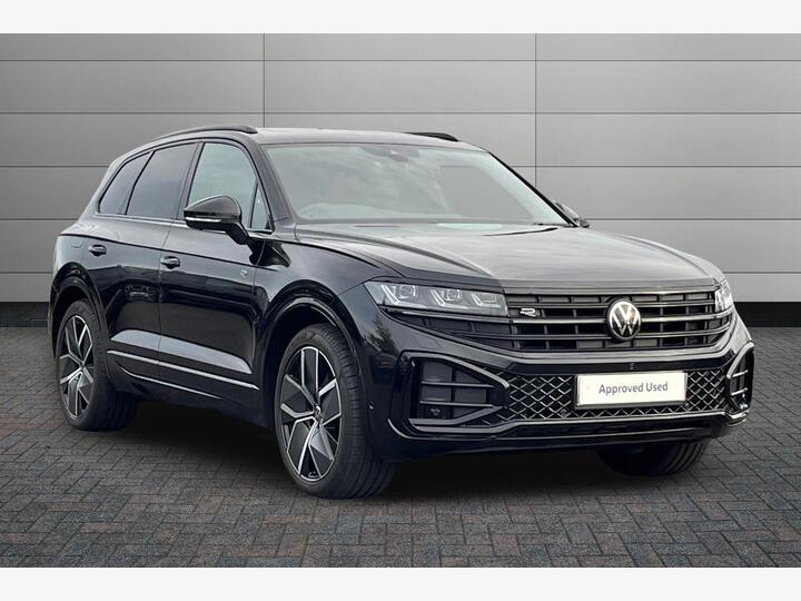Volkswagen Touareg 3.0 TDI V6 Black Edition Tiptronic 4Motion Euro 6 (s/s) 5dr Volkswagen Touareg 3.0 TDI V6 Black Edition Tiptronic 4Motion Euro 6 (s/s) 5dr