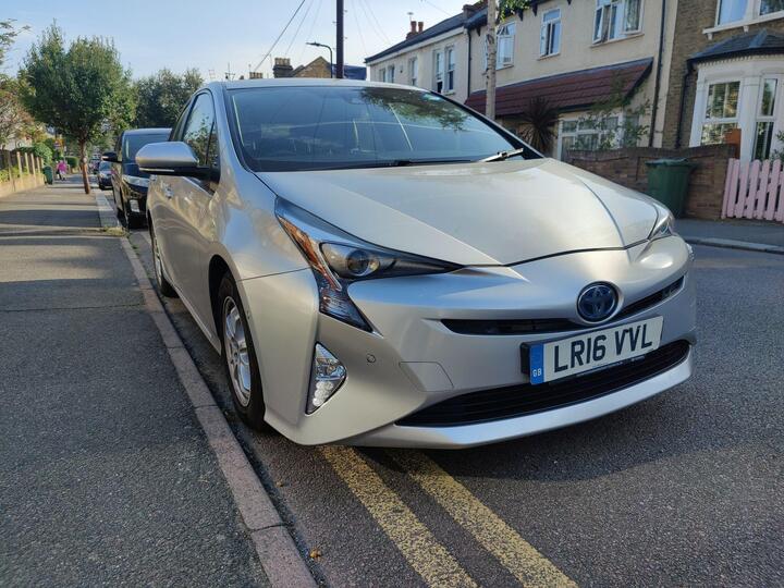 Toyota Prius 1.8 VVT-h Active CVT Euro 6 (s/s) 5dr Toyota Prius 1.8 VVT-h Active CVT Euro 6 (s/s) 5dr