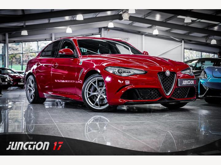 Alfa Romeo Giulia 2.9 V6 Bi-Turbo Quadrifoglio Auto Euro 6 (s/s) 4dr Alfa Romeo Giulia 2.9 V6 Bi-Turbo Quadrifoglio Auto Euro 6 (s/s) 4dr