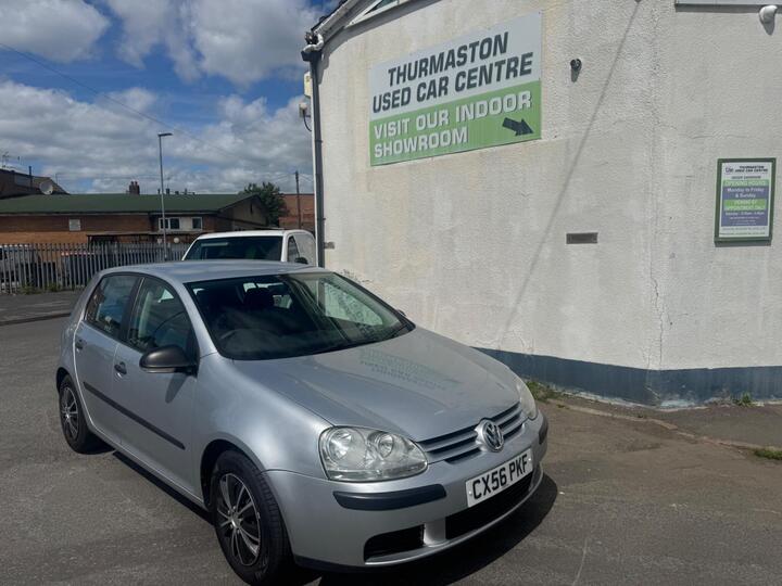 Volkswagen Golf 1.6 FSI S 5dr