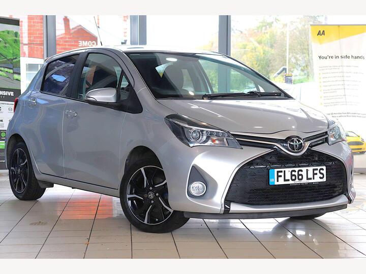 Toyota YARIS 1.33 Dual VVT-i Design Euro 6 5dr Toyota YARIS 1.33 Dual VVT-i Design Euro 6 5dr