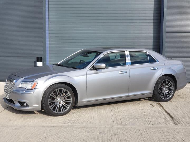 Chrysler 300C 3.0 CRD V6 Executive Auto Euro 5 4dr