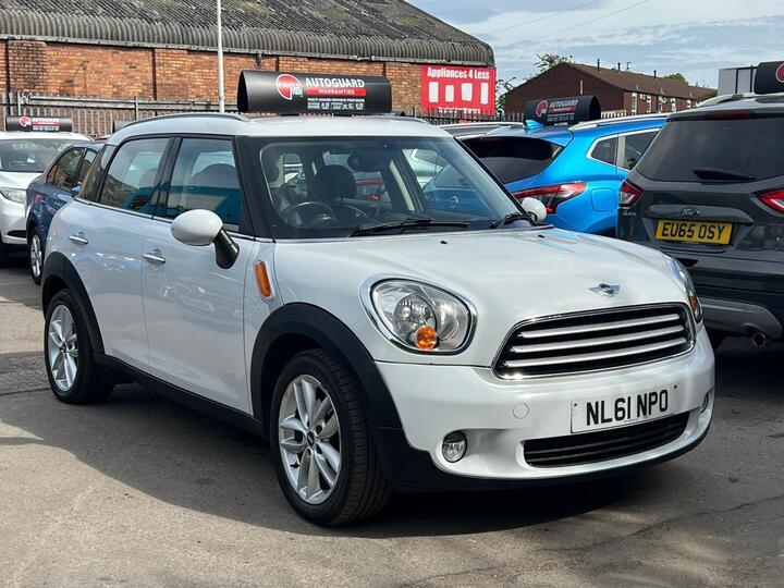 MINI Countryman 1.6 Cooper D Euro 5 (s/s) 5dr MINI Countryman 1.6 Cooper D Euro 5 (s/s) 5dr
