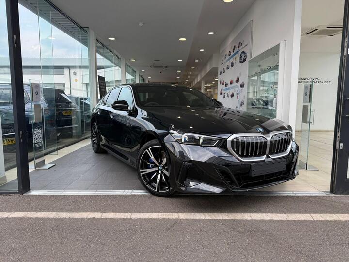 BMW 5 Series 3.0 550e 22.1kWh M Sport Steptronic XDrive Euro 6 (s/s) 4dr