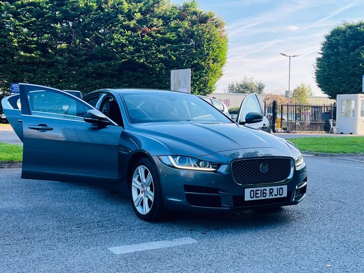 Jaguar XE 2.0d Portfolio Auto AWD Euro 6 (s/s) 4dr