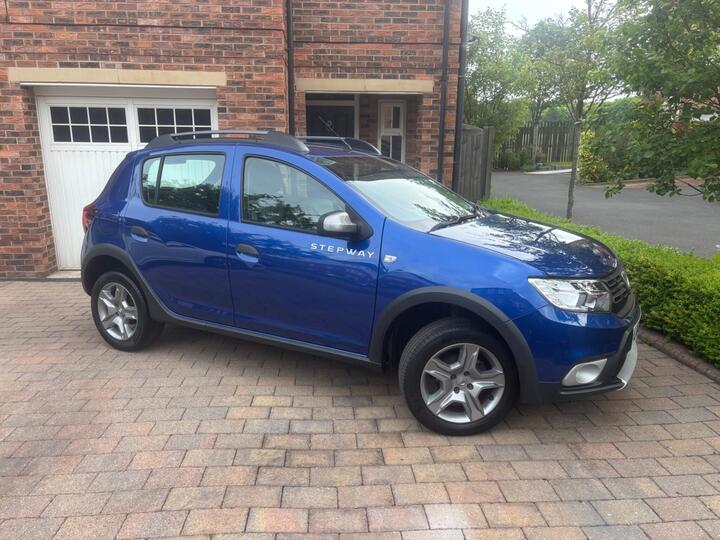 Dacia Sandero Stepway 0.9 TCe Comfort Euro 6 (s/s) 5dr Dacia Sandero Stepway 0.9 TCe Comfort Euro 6 (s/s) 5dr