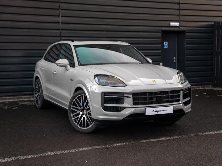 Porsche Cayenne 3.0 V6 E-Hybrid 25.9kWh Black Edition TiptronicS 4WD Euro 6 (s/s) 5dr