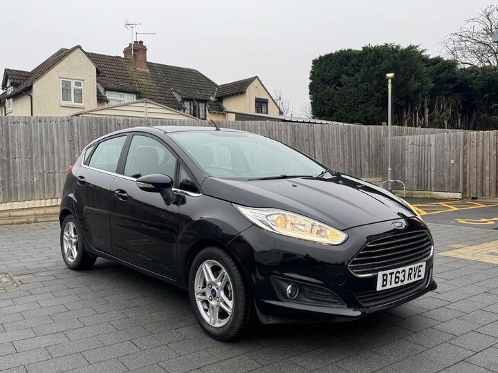 Ford Fiesta 1.0T EcoBoost Zetec Euro 5 (s/s) 5dr Ford Fiesta 1.0T EcoBoost Zetec Euro 5 (s/s) 5dr