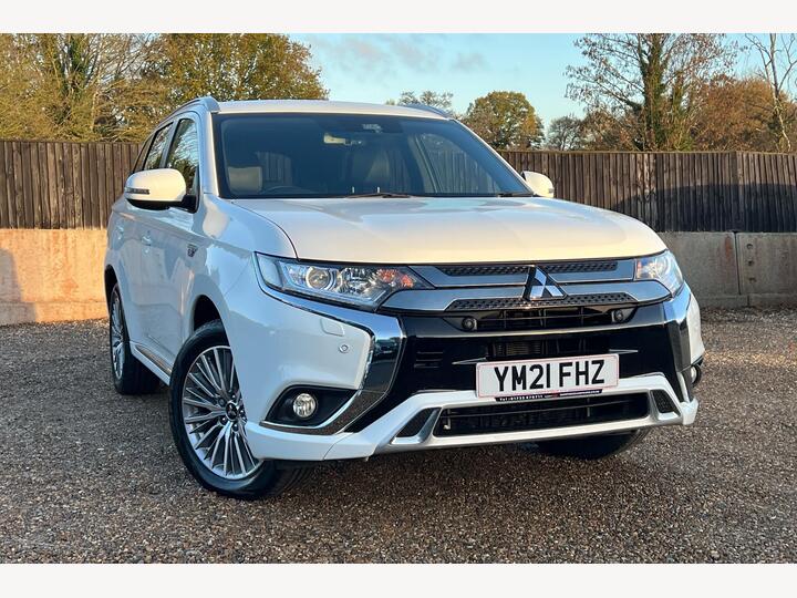 Mitsubishi Outlander 2.4h TwinMotor 13.8kWh Dynamic Safety CVT 4WD Euro 6 (s/s) 5dr