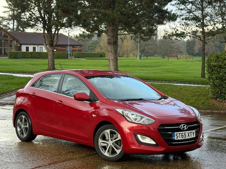 Hyundai I30 1.6 CRDi Blue Drive SE DCT Euro 6 (s/s) 5dr Hyundai I30 1.6 CRDi Blue Drive SE DCT Euro 6 (s/s) 5dr