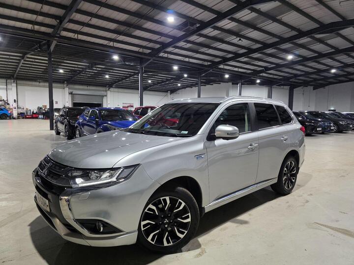Mitsubishi Outlander 2.0h 12kWh 4h CVT 4WD Euro 6 (s/s) 5dr