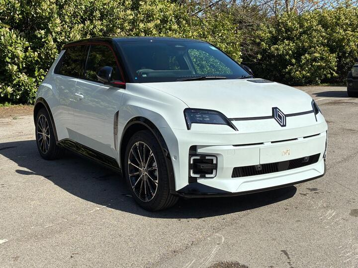 Renault 5 E-Tech Electric Comfort Range 52kWh Iconic Five+ Auto 5dr