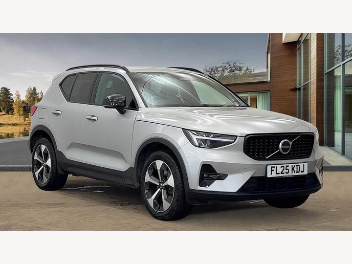 Volvo XC40 2.0 B4 MHEV Plus DCT Auto Euro 6 (s/s) 5dr