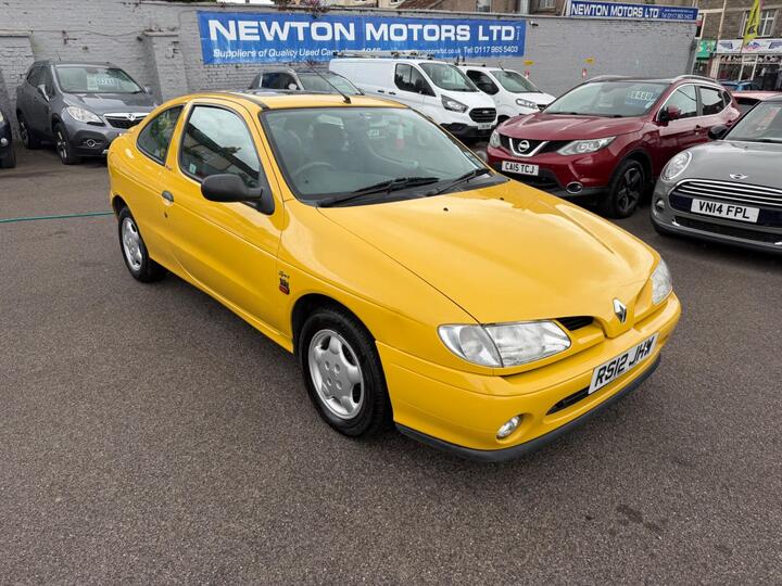 Renault Megane 1.6e Sport 2dr (sunroof) Renault Megane 1.6e Sport 2dr (sunroof)