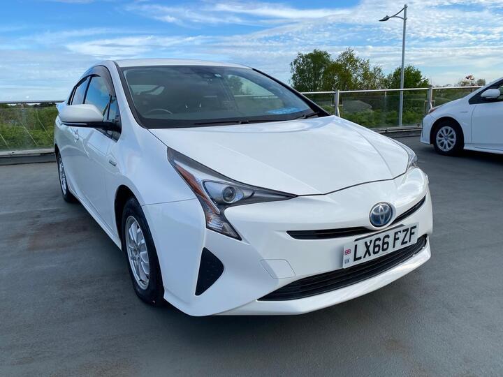 Toyota Prius 1.8 VVT-h Active CVT Euro 6 (s/s) 5dr Toyota Prius 1.8 VVT-h Active CVT Euro 6 (s/s) 5dr