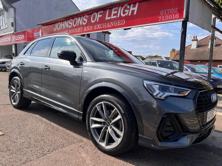 Audi Q3 1.5 TFSI CoD 35 Black Edition S Tronic Euro 6 (s/s) 5dr