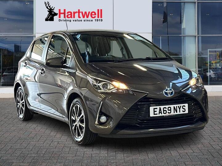 Toyota Yaris 1.5 VVT-h Icon Tech E-CVT Euro 6 (s/s) 5dr