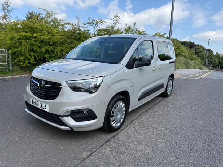Vauxhall Combo Life 1.5 Turbo D BlueInjection Design Auto Euro 6 (s/s) 5dr