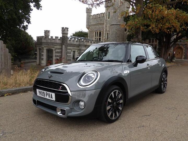 MINI Hatch 2.0 Cooper S Exclusive Steptronic Euro 6 (s/s) 5dr