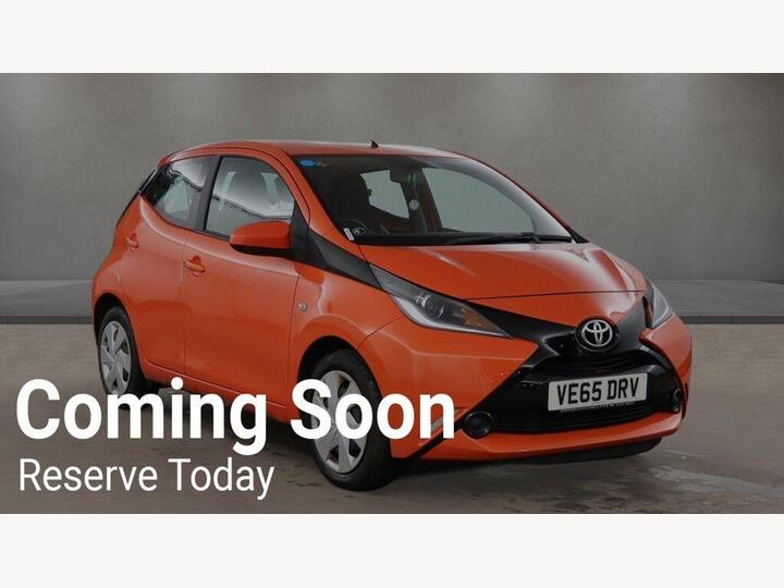 Toyota AYGO 1.0 VVT-i X-play Euro 5 5dr Euro 5 Toyota AYGO 1.0 VVT-i X-play Euro 5 5dr Euro 5