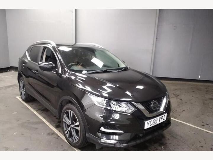 Nissan Qashqai 1.3 DIG-T N-Connecta Euro 6 (s/s) 5dr