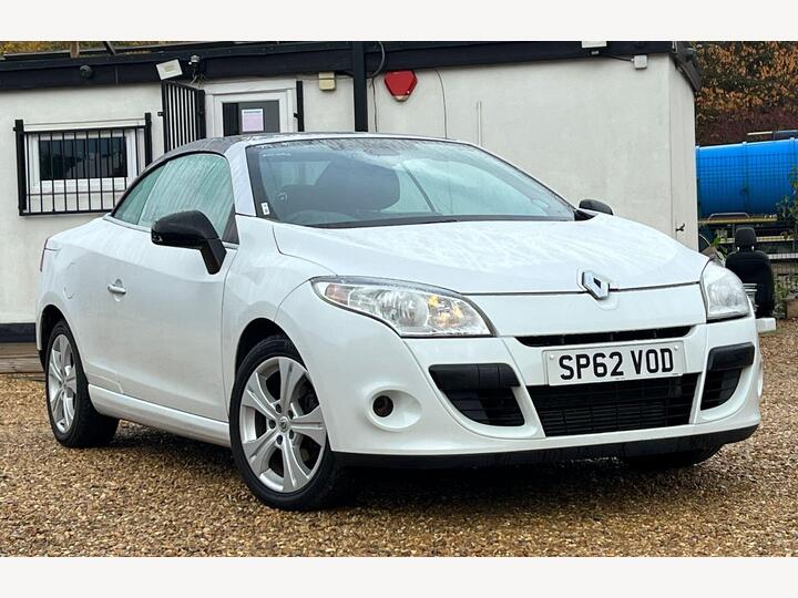 Renault Megane 1.9 DCi Dynamique TomTom Euro 5 2dr Renault Megane 1.9 DCi Dynamique TomTom Euro 5 2dr