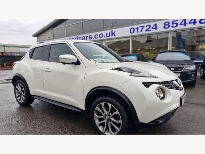 Nissan Juke 1.5 DCi 8v Tekna Euro 5 (s/s) 5dr Nissan Juke 1.5 DCi 8v Tekna Euro 5 (s/s) 5dr
