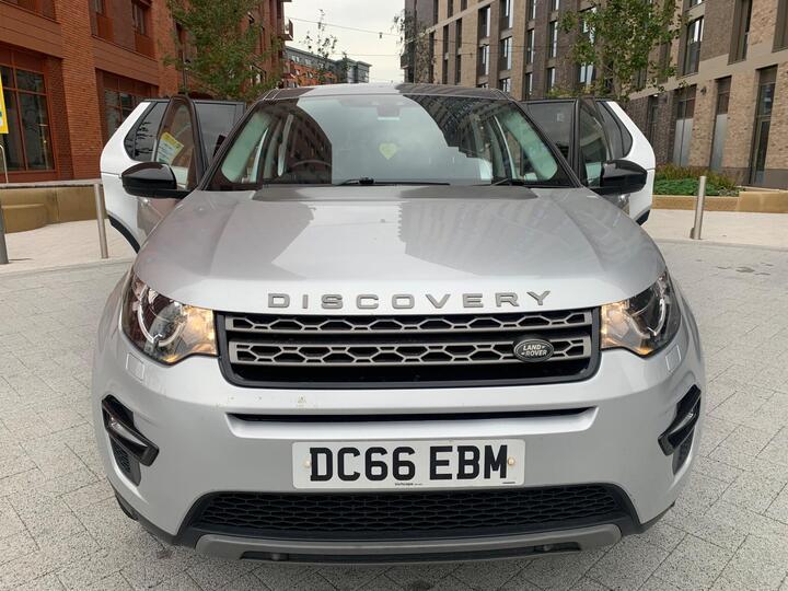 Land Rover Discovery Sport 2.0 TD4 SE Tech Auto 4WD Euro 6 (s/s) 5dr Land Rover Discovery Sport 2.0 TD4 SE Tech Auto 4WD Euro 6 (s/s) 5dr