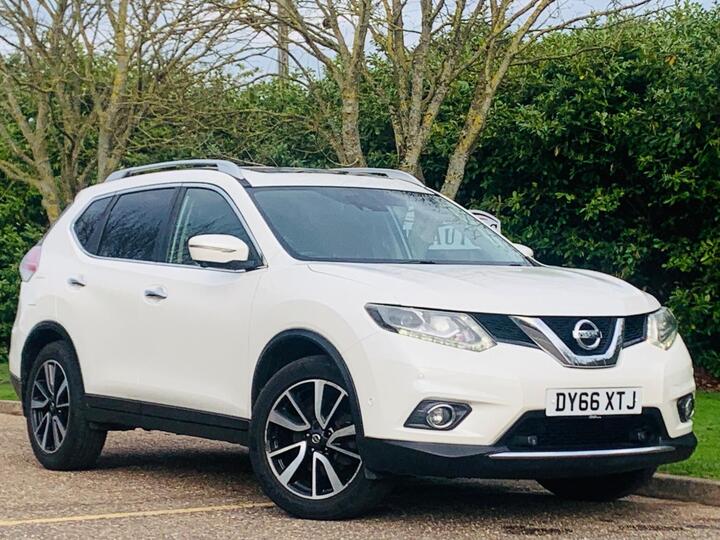 Nissan X-Trail 1.6 DCi Tekna 4WD Euro 6 (s/s) 5dr Nissan X-Trail 1.6 DCi Tekna 4WD Euro 6 (s/s) 5dr