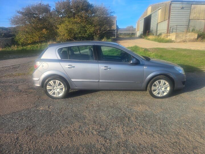 Vauxhall Astra 1.8i 16v Design 5dr