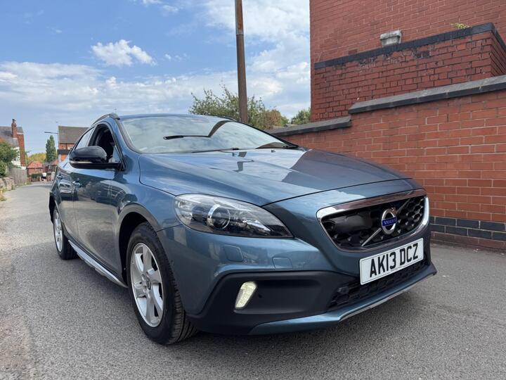 Volvo V40 Cross Country 2.0 D3 SE Nav Euro 5 (s/s) 5dr Volvo V40 Cross Country 2.0 D3 SE Nav Euro 5 (s/s) 5dr