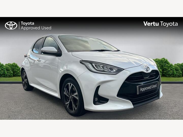 Toyota Yaris 1.5 VVT-h Design E-CVT Euro 6 (s/s) 5dr