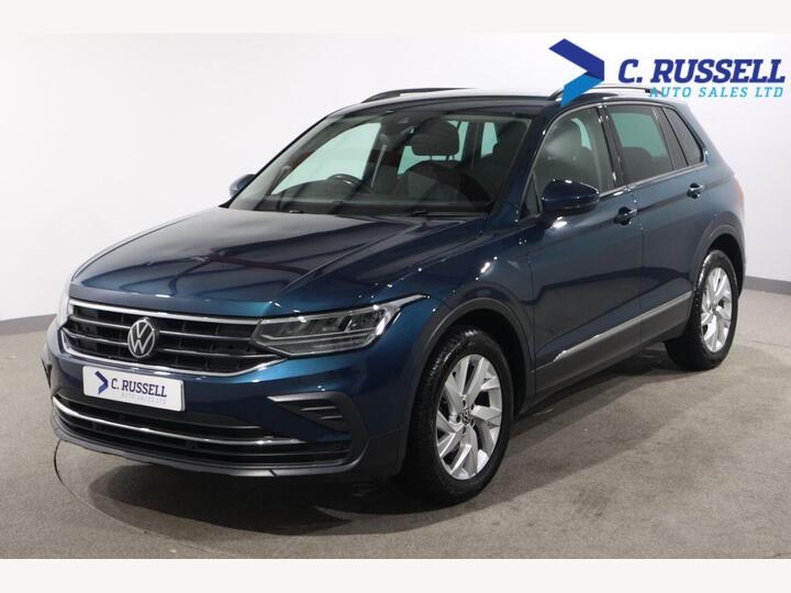 Volkswagen TIGUAN 2.0 TDI Life Euro 6 (s/s) 5dr Volkswagen TIGUAN 2.0 TDI Life Euro 6 (s/s) 5dr