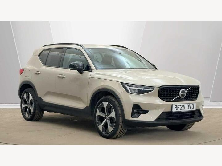 Volvo XC40 2.0 B4 MHEV Plus Dark DCT Auto Euro 6 (s/s) 5dr