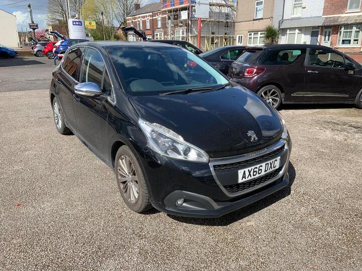 Peugeot 208 1.2 PureTech Allure Euro 6 5dr Peugeot 208 1.2 PureTech Allure Euro 6 5dr