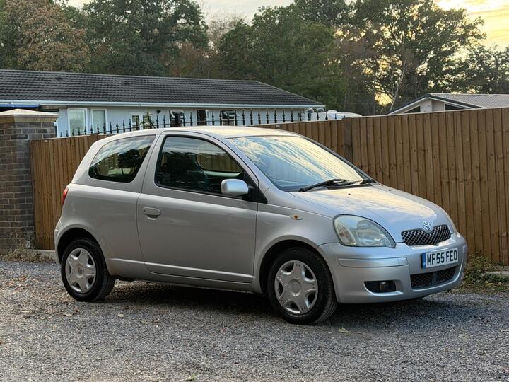 Toyota Yaris 1.0 VVT-i Colour Collection 3dr