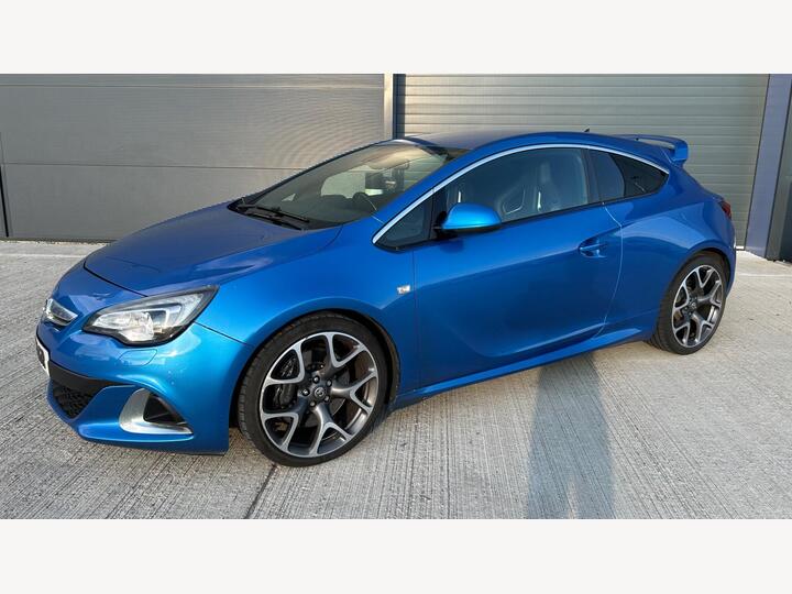 Vauxhall Astra GTC 2.0T VXR Euro 5 (s/s) 3dr Vauxhall Astra GTC 2.0T VXR Euro 5 (s/s) 3dr