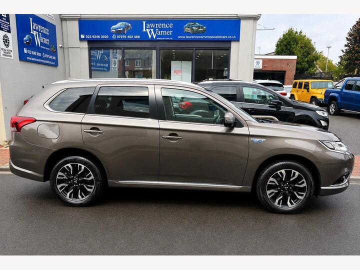 Mitsubishi Outlander 2.0h 12kWh 4hs CVT 4WD Euro 6 (s/s) 5dr